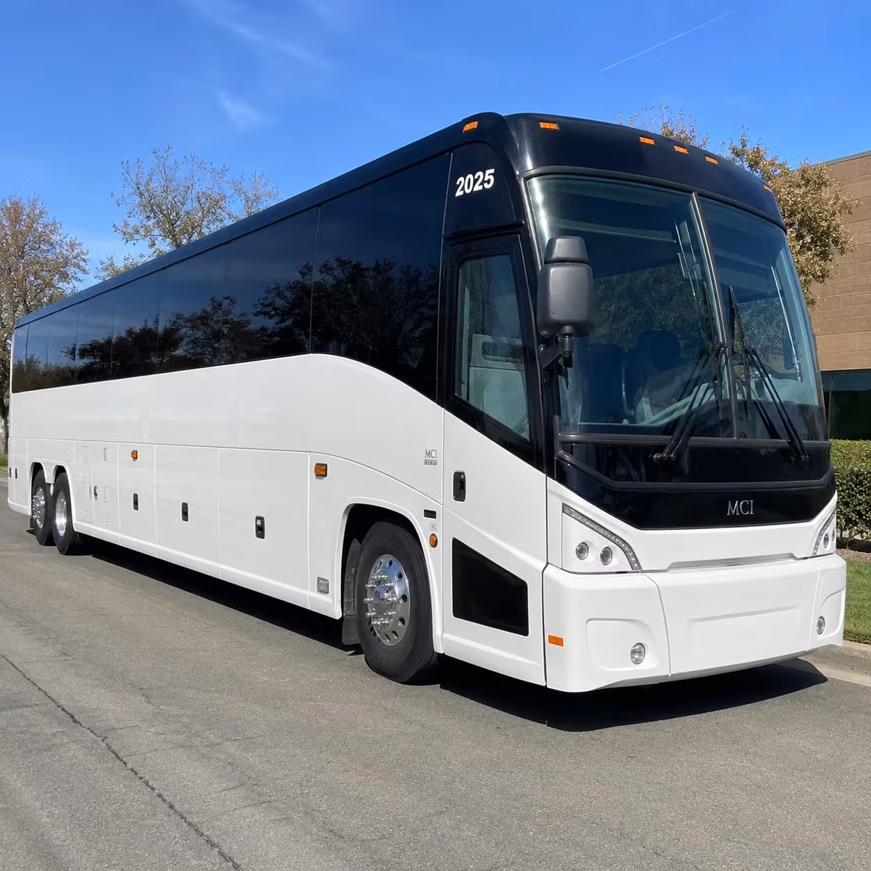 concert bus rentals to pompano beach amphitheater and nearby south florida venues