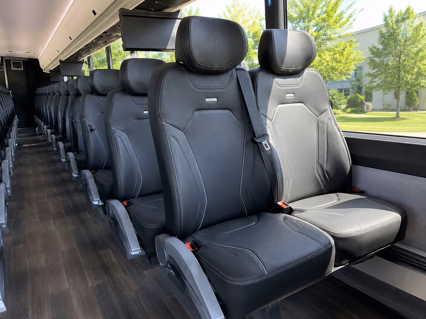 shuttle guests between deerfield beach hotels and your wedding venue without the stress